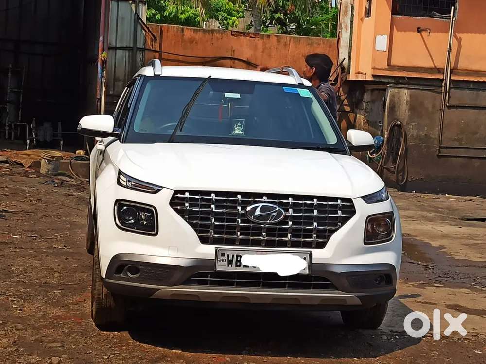 Hyundai Venue 2021 Petrol Well Maintained