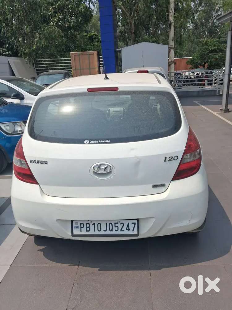 Hyundai I20 Sportz Petrol Manual 2011