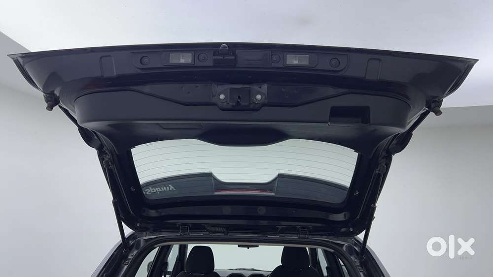 Nissan Magnite 1.0 Xv Premium, 2023, Petrol