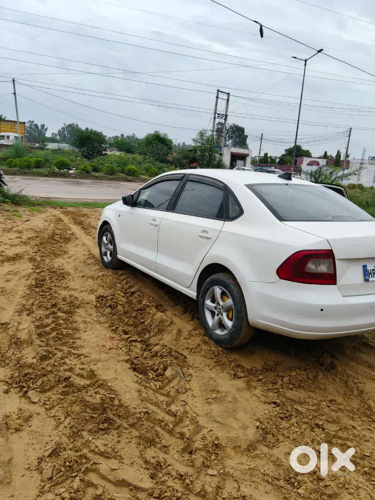 Skoda Rapid Elegance 2015 Diesel Manual