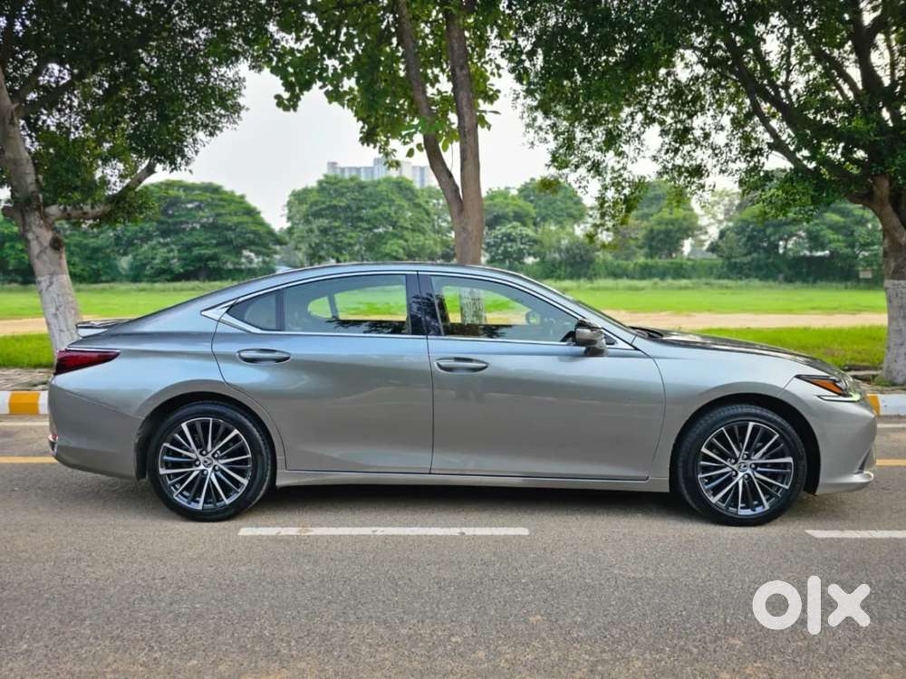 Lexus Es, 2025, Petrol