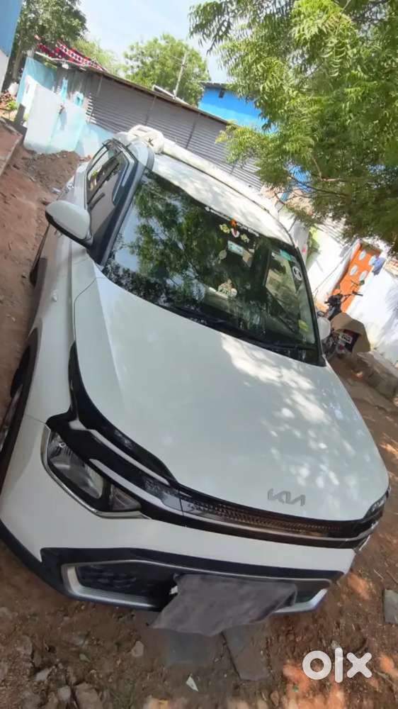 Kia Carens 2023 Petrol Well Maintained