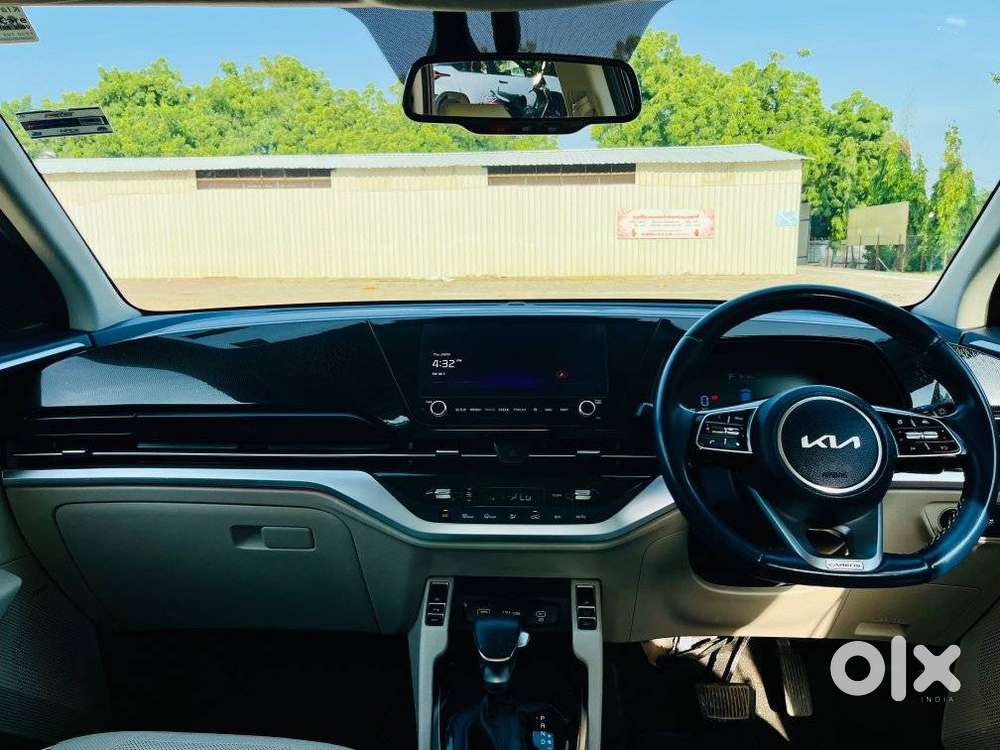Kia Carens 1.4 Luxury Plus Dct 7 Str, 2022, Petrol