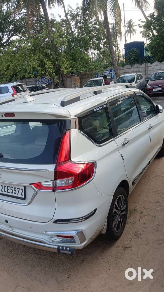 Maruti Suzuki Ertiga 2022-2023 Zxi, 2023, Cng & Hybrids