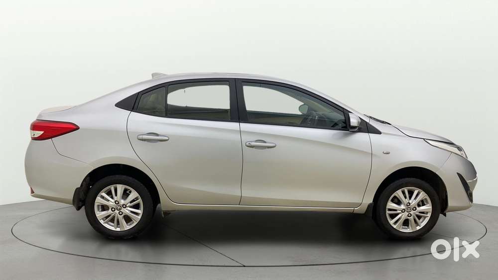 Toyota Yaris J Cvt, 2020, Petrol