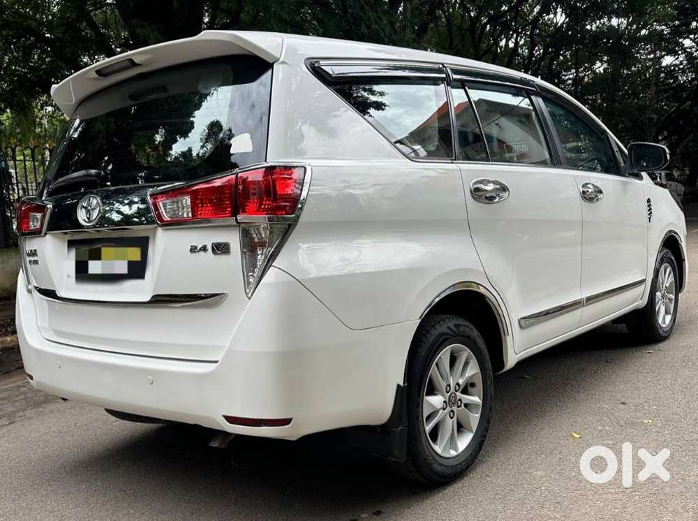 Toyota Innova Crysta 2.4 V, 2016, Diesel