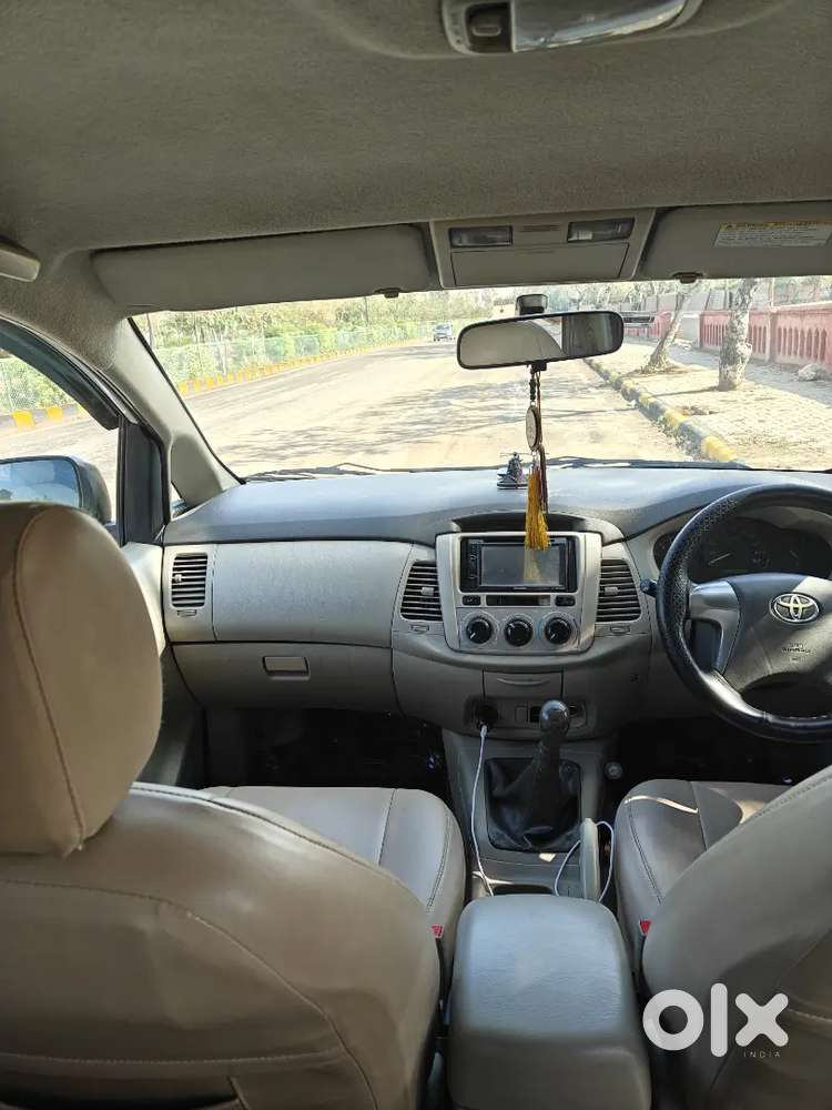 Toyota Innova 2014