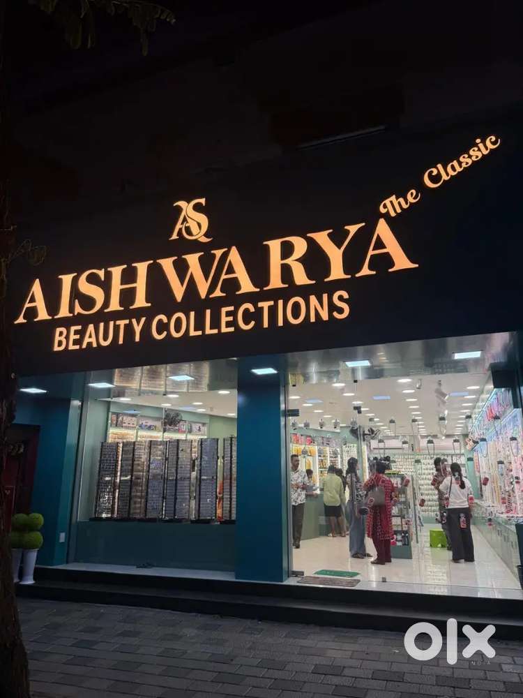 Searching  ladies sales executive for imitation jewellery showroom