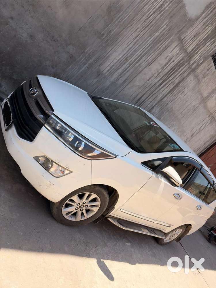 Toyota Innova Crysta 2016 Diesel Well Maintained