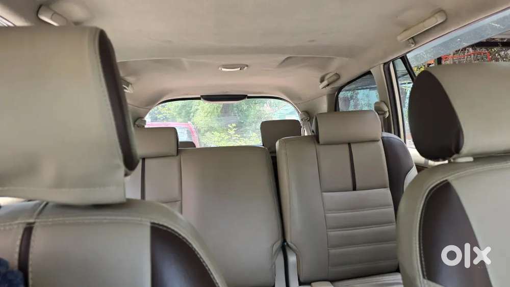 Toyota Innova 2.5ev 8str
