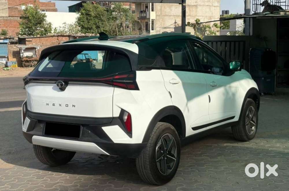 Tata Nexon Creative Plus S 1.2 Revotron Petrol 6 Mt, 2024, Petrol