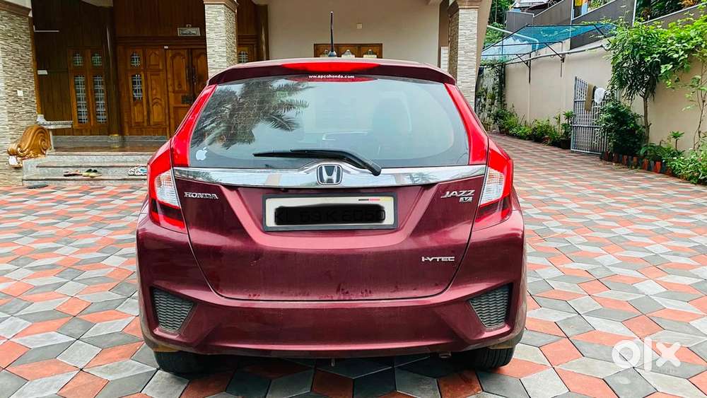 Honda Jazz Petrol Automatic 2016 Km Driven 42000