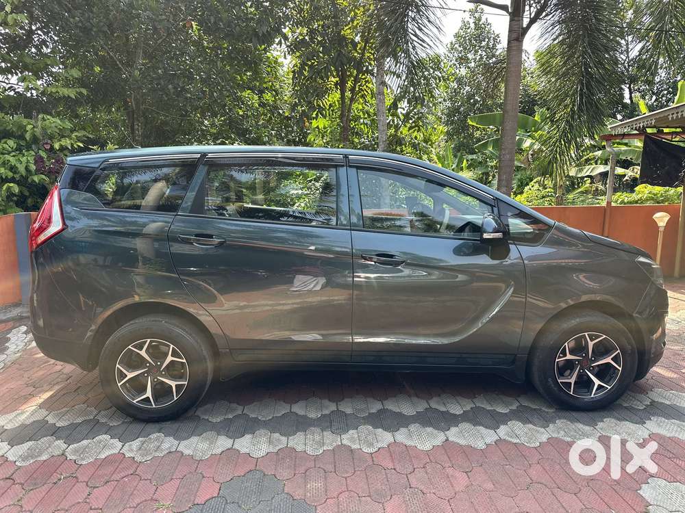 Mahindra Marazzo M4, 2018, Diesel