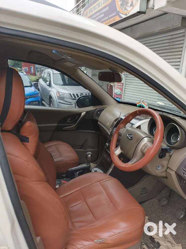 Mahindra Xuv500 W8 Dual 2015