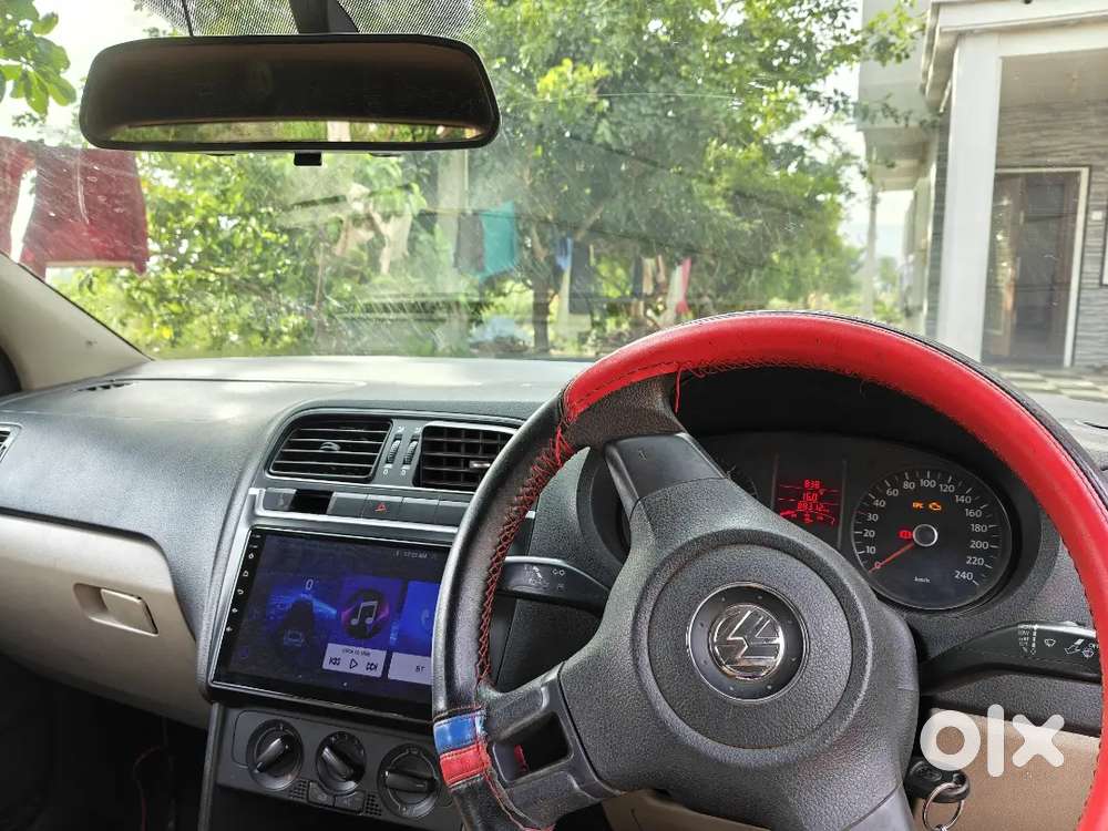 Volkswagen Polo Comfortline Petrol 2011