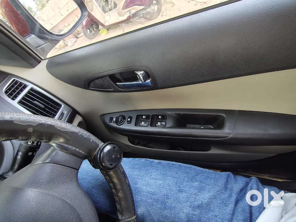 Hyundai I20 Active 2014 Diesel 71453 Km Driven, Govt Employee Car