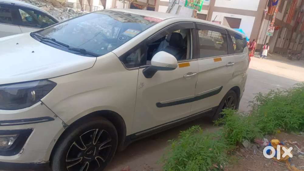 Mahindra Marazzo 2023 Diesel 100000 Km Driven