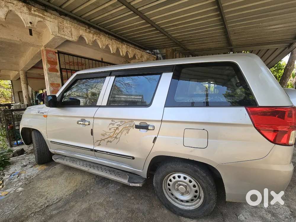 Mahindra Tuv 300 Plus 2018