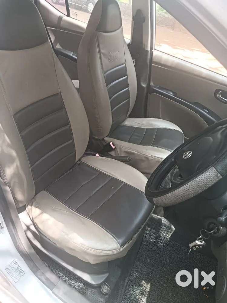 Hyundai I10 (silver)