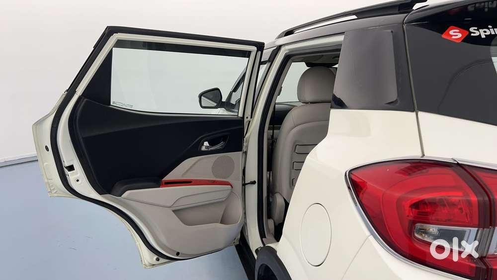 Mahindra Xuv300 W8 (o) 1.5 Diesel Amt, 2021, Diesel