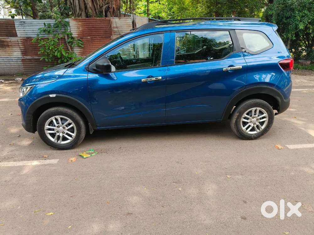 Renault Triber Rxz, 2022, Petrol