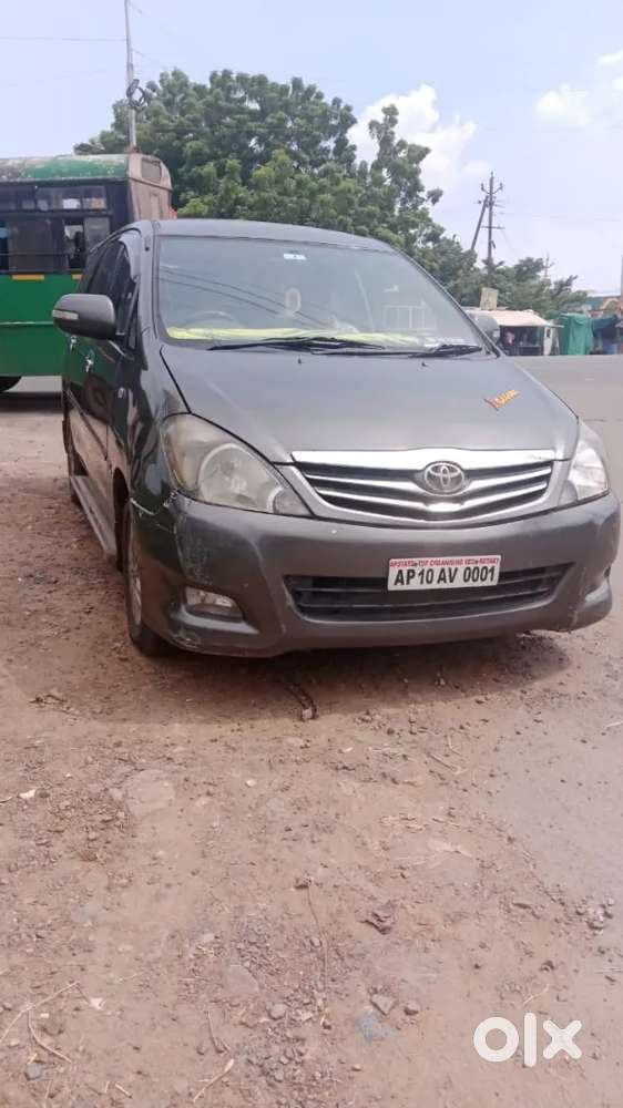 Toyota Innova 2010 Diesel Well Maintained