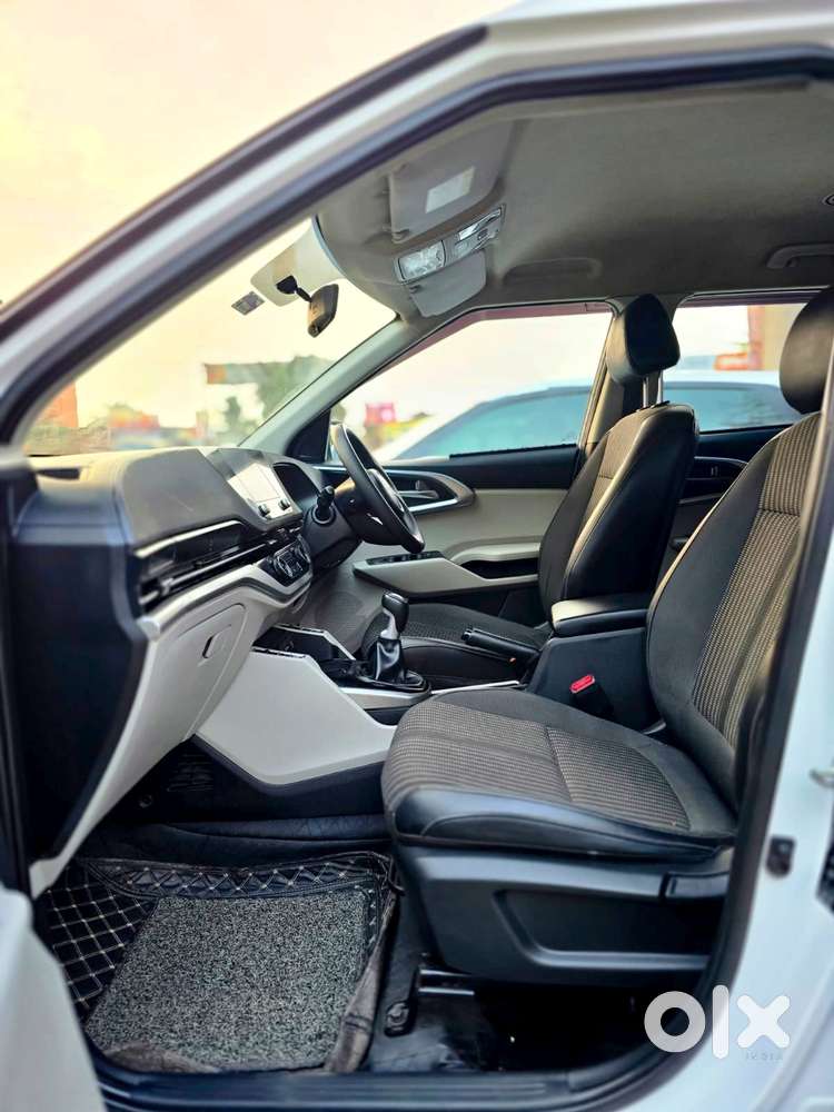 Kia Carens 1.5 Prestige 7 Str, 2023, Petrol