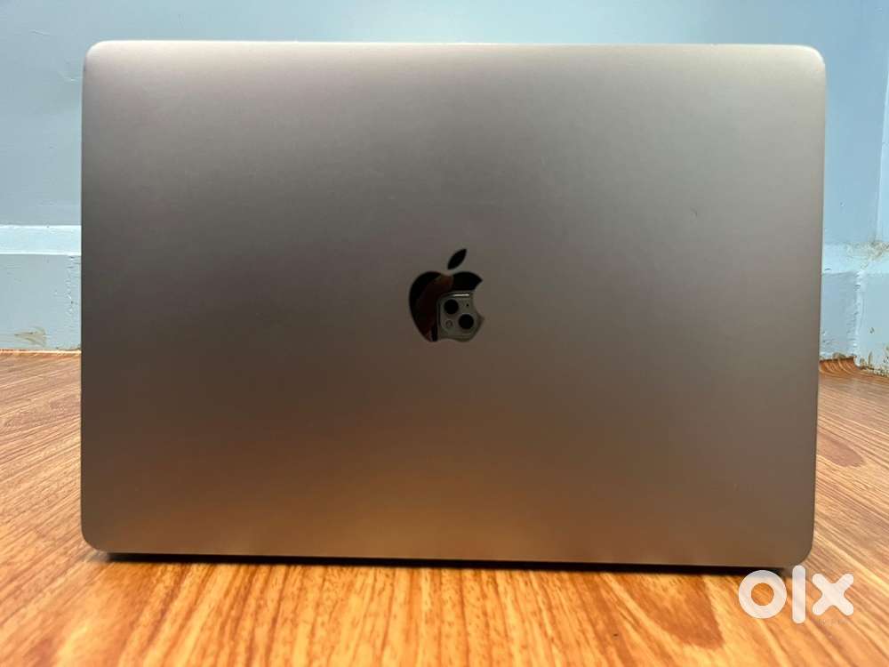 APPLE MACBOOK PRO 13” (2020) – i7 32GB RAM 1TB SSD TOUCH BAR