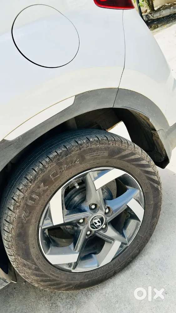 Hyundai Venue 2020 Petrol Well Maintained