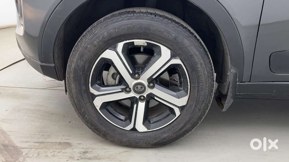 Tata Nexon 1.5 Revotorq Xza Plus S Amt, 2023, Petrol