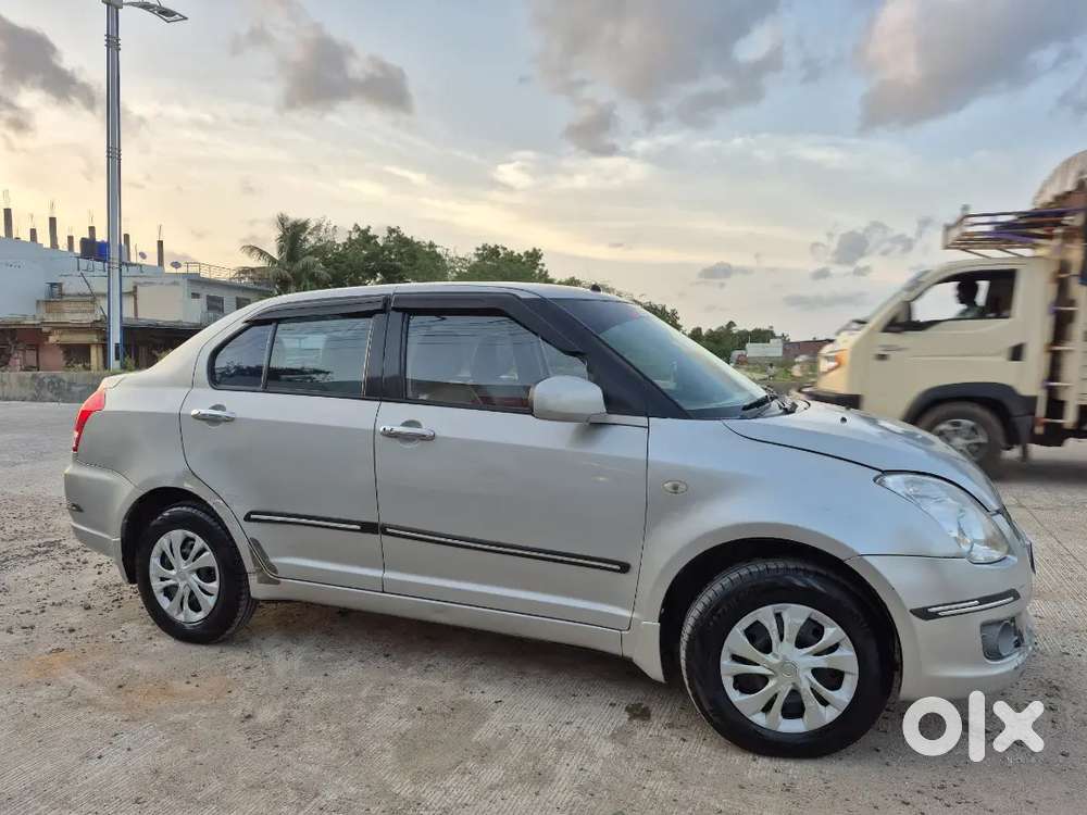 Maruti Suzuki Dzire 1.2 Vxi 2011