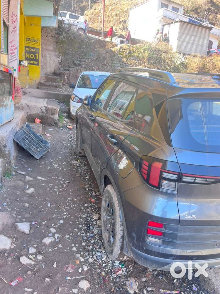 Hyundai Venue 2024 Petrol 50000 Km Driven