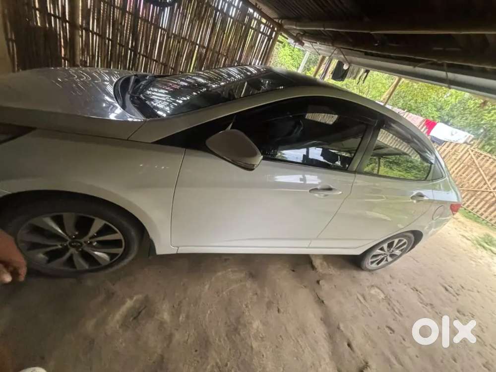 Hyundai Verna 2015