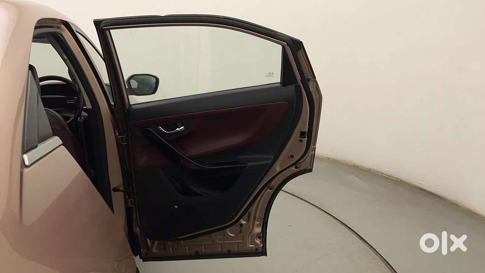 Tata Curvv S 1.2 Hyperion Gdi Petrol 7dca, 2024, Petrol