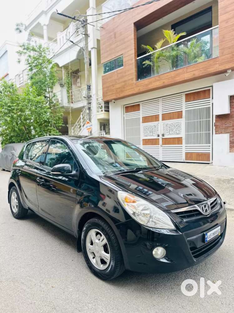 Hyundai I20 Asta 1.2 O With Sunroof, 2011, Petrol