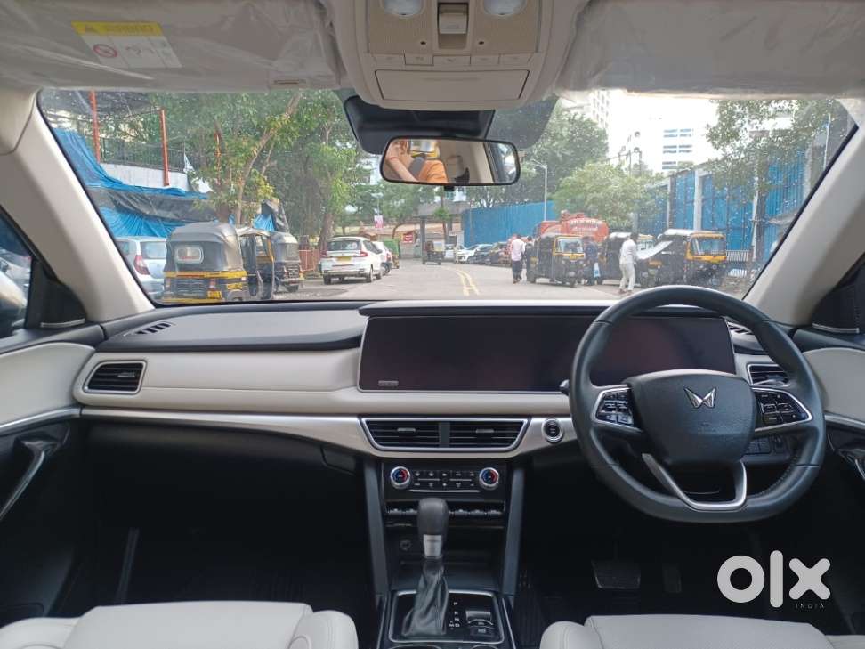 Mahindra Xuv700 2.2 Ax 7 Diesel At Luxury Pack Str, 2022, Diesel