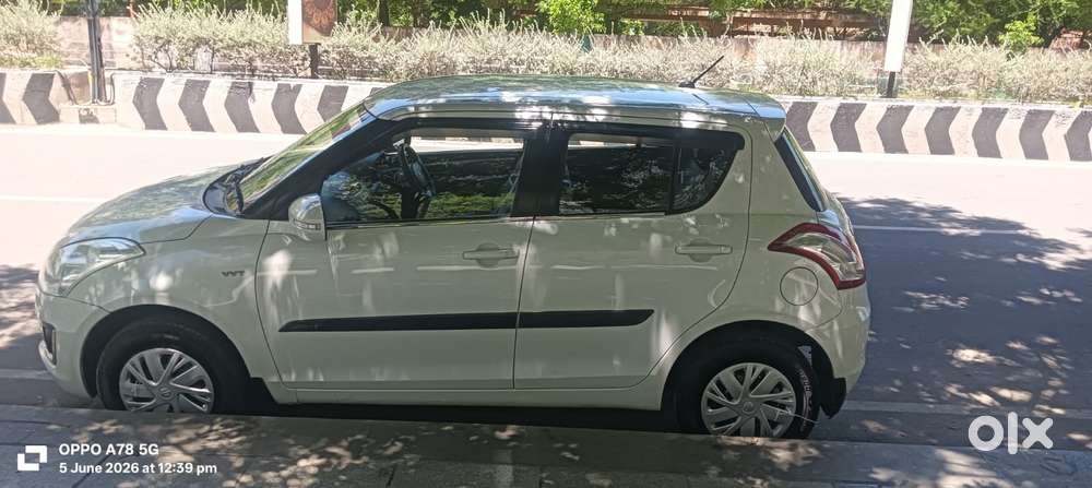 Maruti Suzuki Swift Vxi Abs Bsiv, 2015, Petrol