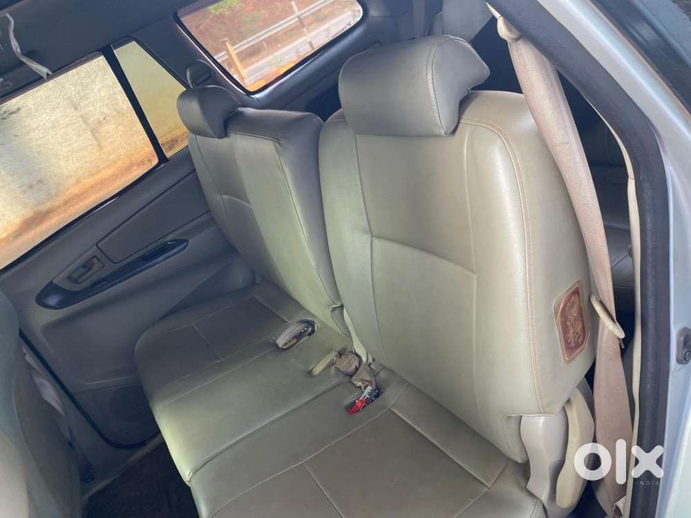 Toyota Innova 2012