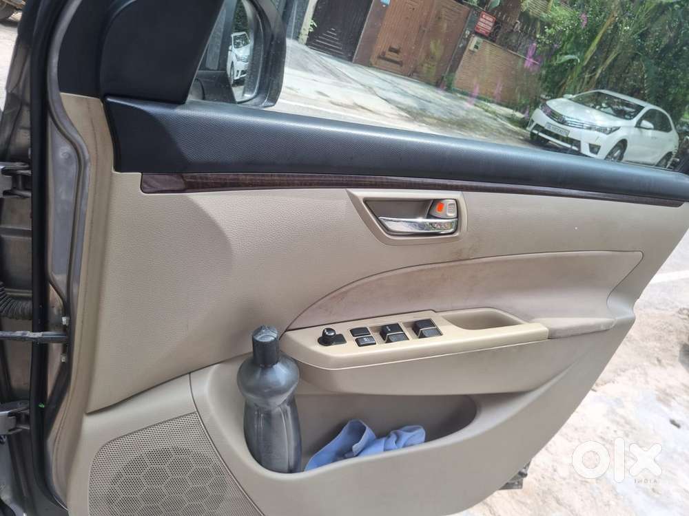 Maruti Suzuki Swift Dzire Vxi Optional, 2012, Petrol