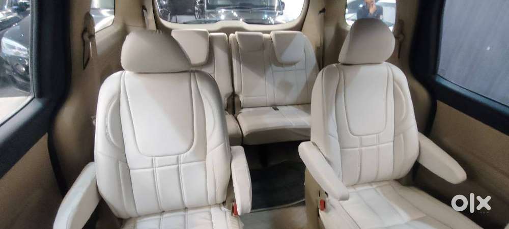 Kia Carnival Premium, 2020, Diesel