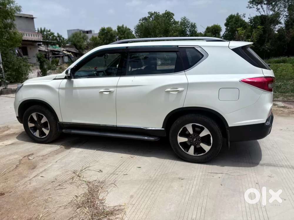 Mahindra Alturas G4 4wd At, 2022, Diesel