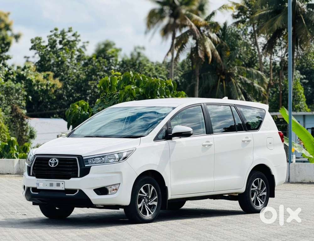 Toyota Innova Crysta 2024