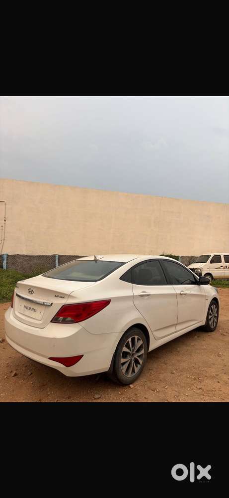 Hyundai Verna Fluidic 1.6 Vtvt Sx, 2016, Petrol