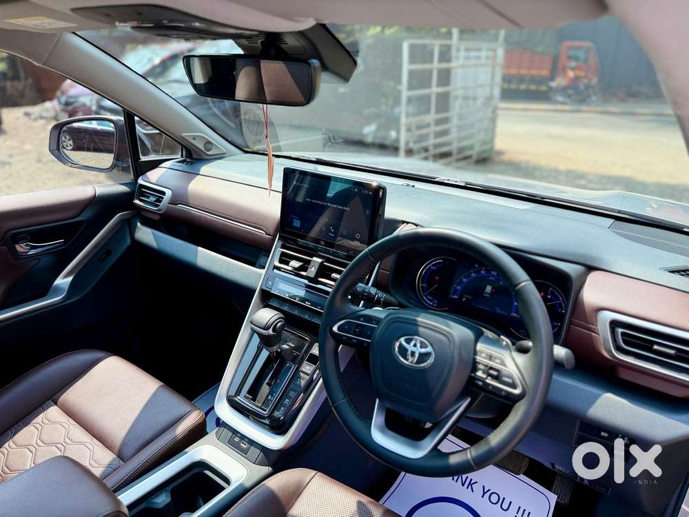 Toyota Innova Hycross 2.0 Zx Hybrid 7 Str, 2024, Petrol