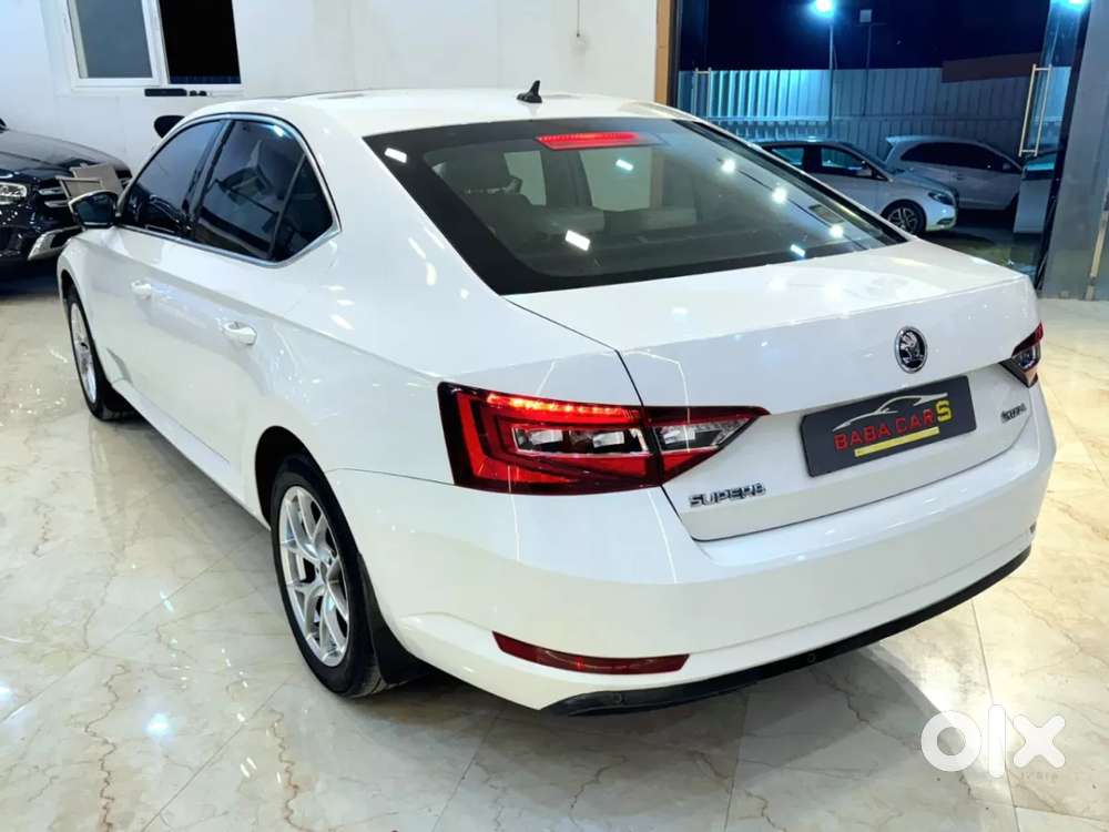 Skoda Superb [2014-2016] 1.8 Style Tsi At, 2017, Petrol