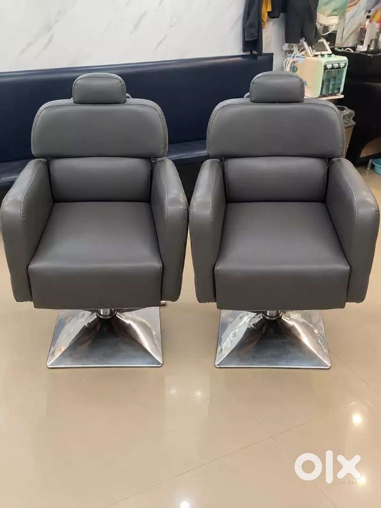 2 saloon chair