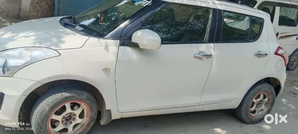 2012 Maruti Suzuki Swift Lxi पेट्रोल