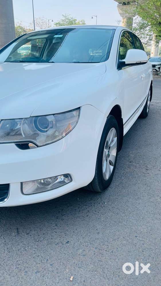 Skoda Superb Petrol 2013