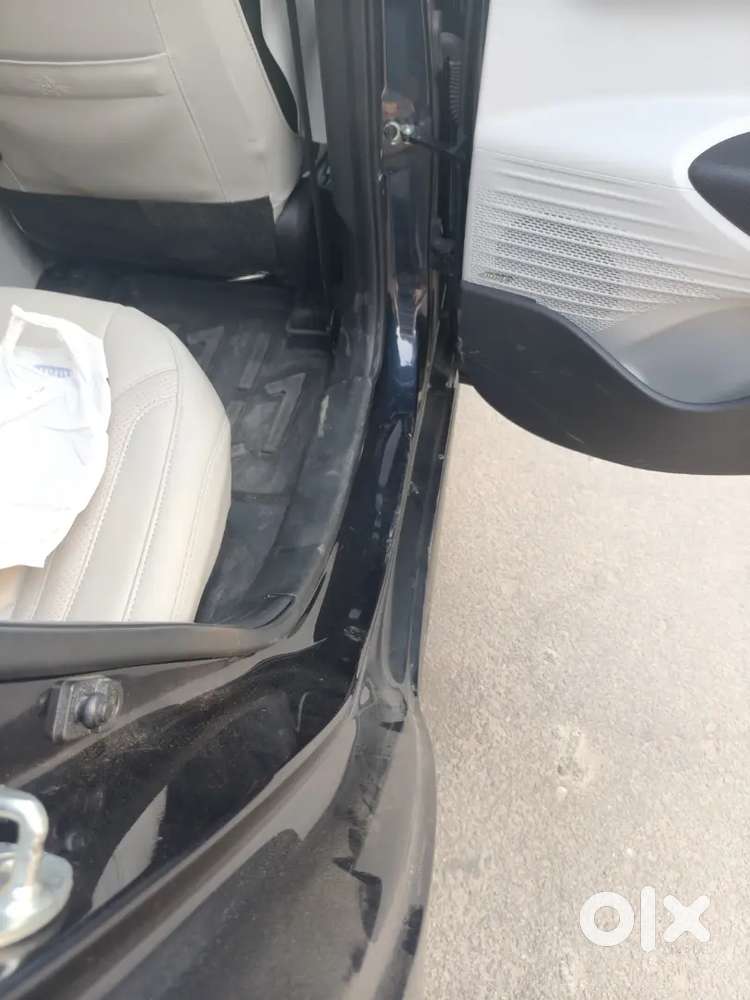 Hyundai I20 Asta Top End Model Manual And Sunroof
