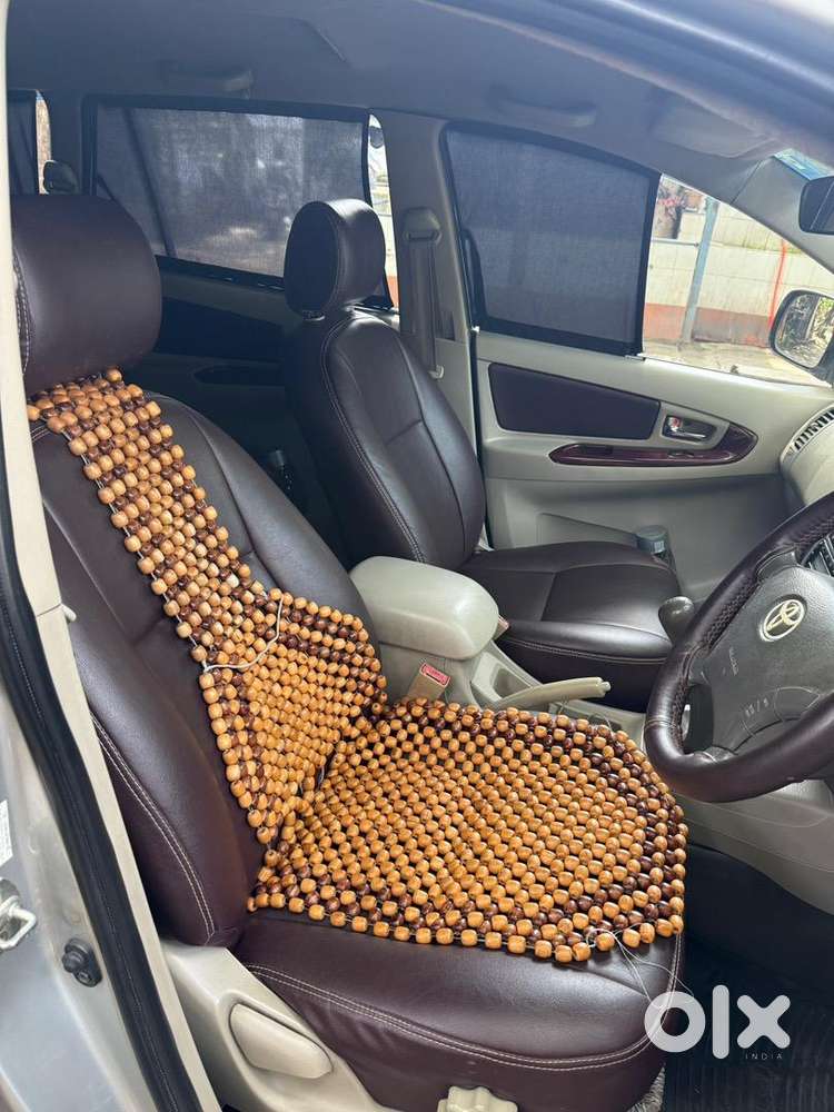 Toyota Innova 2010 2.5 V Model